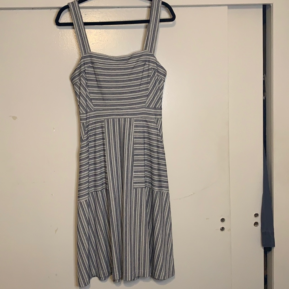BCBGMAXAZRIA Verticle stripe resort dress Sz S